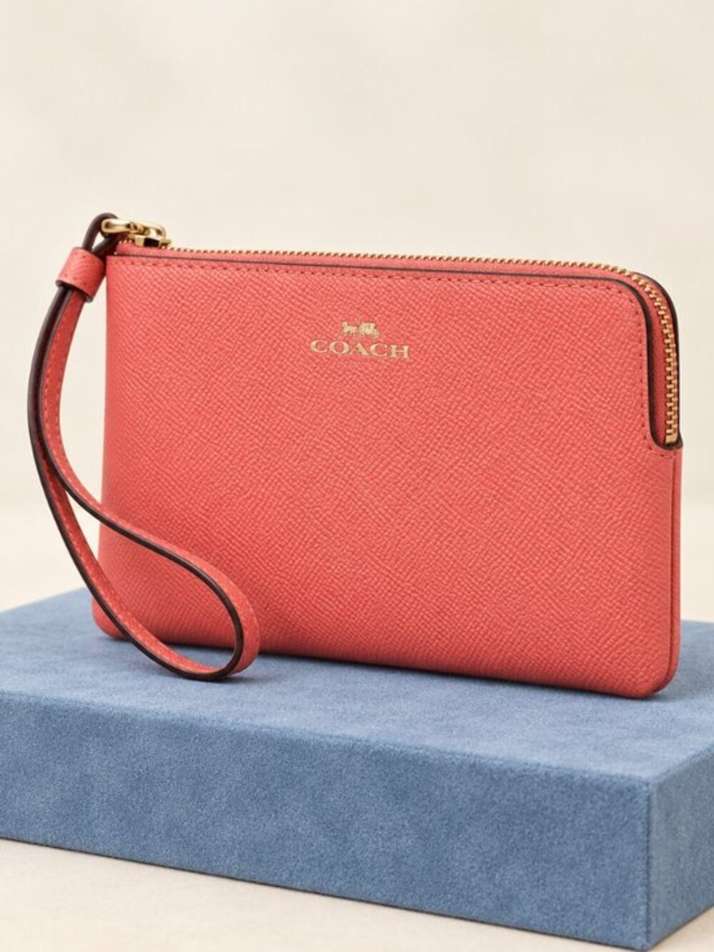 Coach Pink Corner Zip Wristlet Crossgrain Leather Wallet NWT
